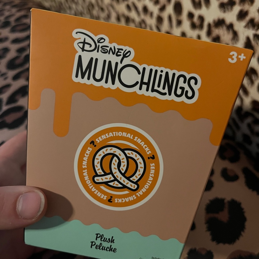 Disney Munchlings Plush Box